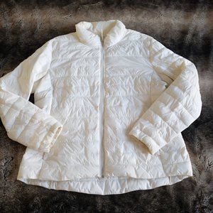 Old Navy Puffer Jacket in White for Women Size XL